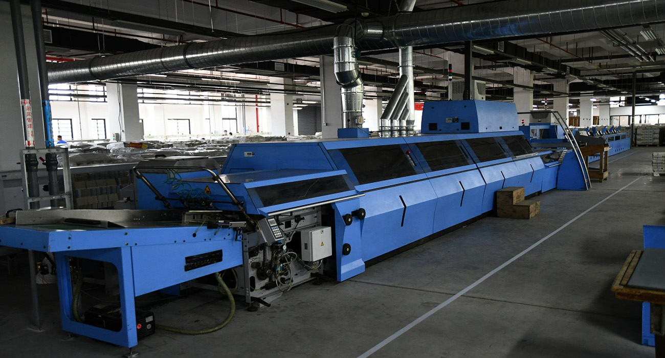 馬(ma)天尼(ni)膠訂(ding)聯動(dong)線